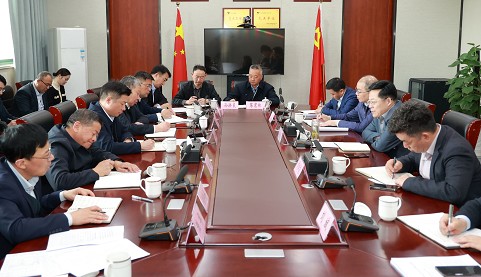 张乃文调研YH533388银河专用车公司1_眸目压缩.jpg