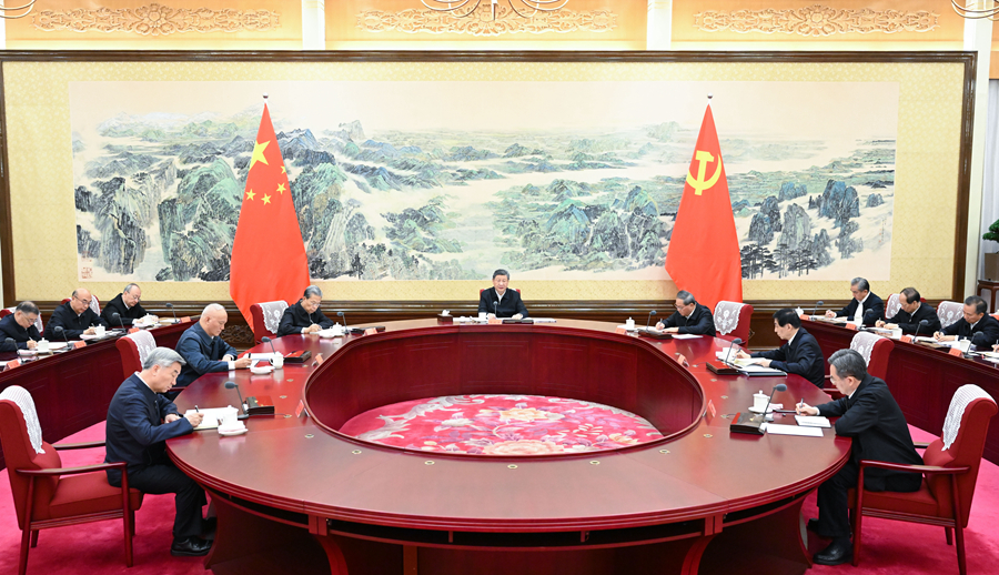 12月25日至26日,中共中央政治局召开民主生活会,中共中央总书记习近平主持会议并发表重要讲话。